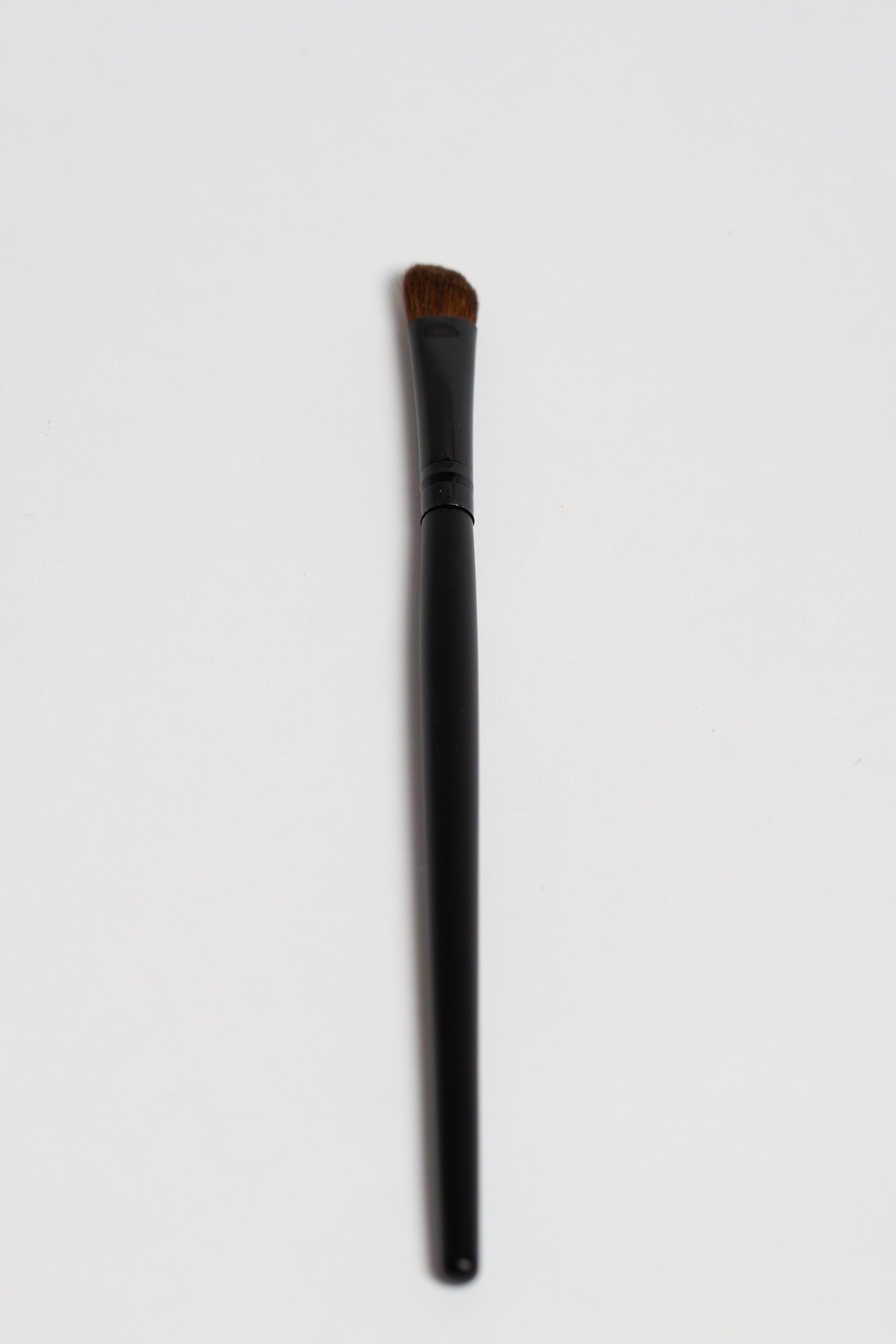 Pretty Woman Cosmetics Eyeshadow Brush — Precision Application and Blending Brush