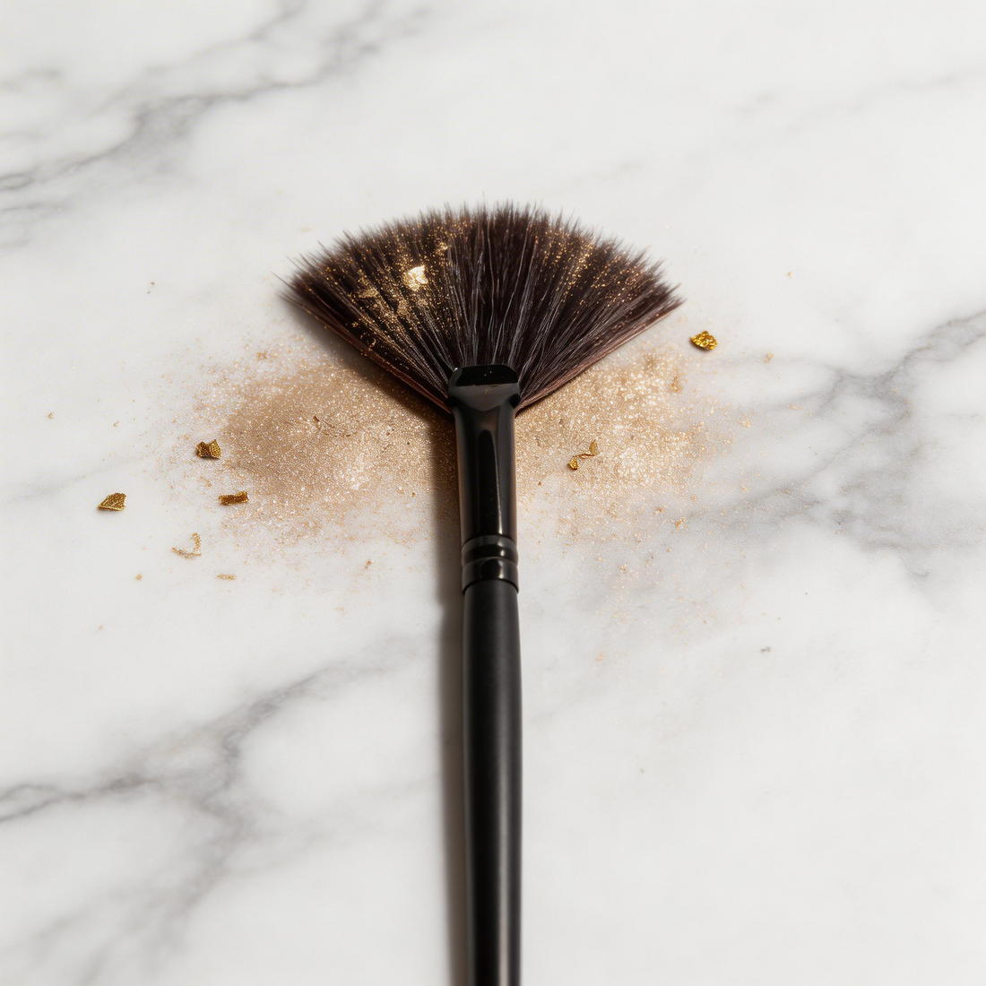Highlighter Brush by Pretty Woman Cosmetics - Hero Shot
